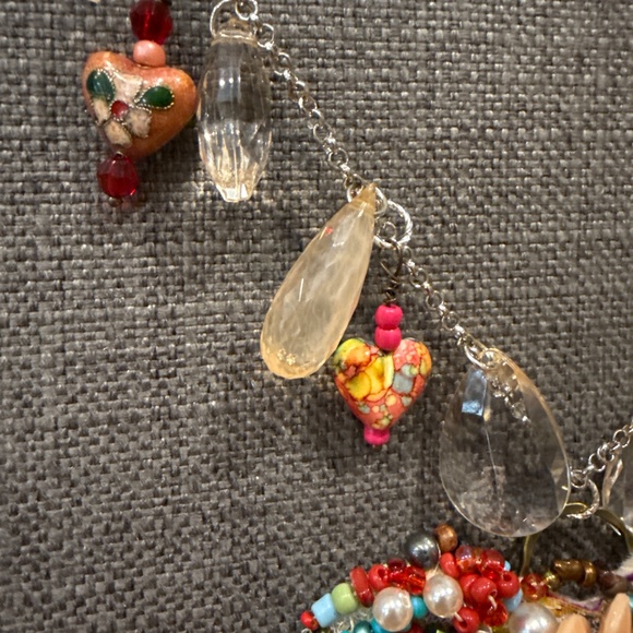 Handmade ‘junk jewelry’ heart necklace - Picture 7 of 12